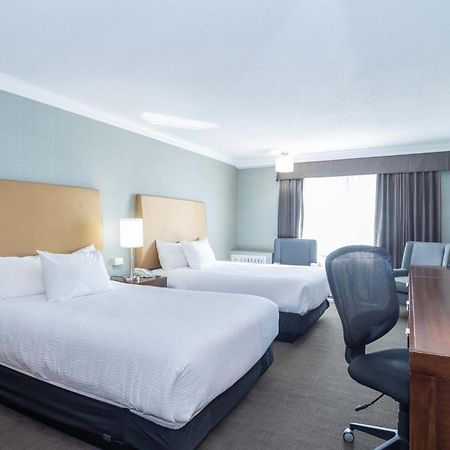 Sandman Hotel Vernon Extérieur photo