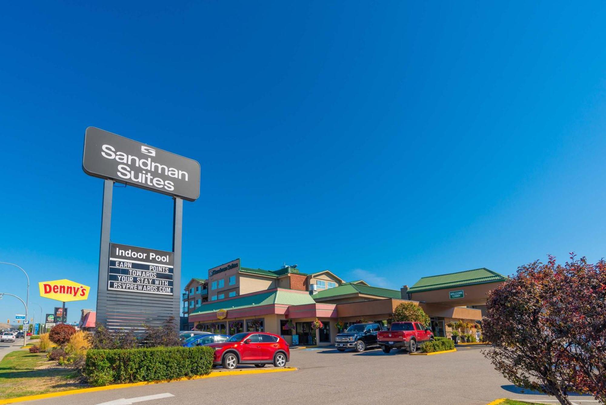 Sandman Hotel Vernon Extérieur photo