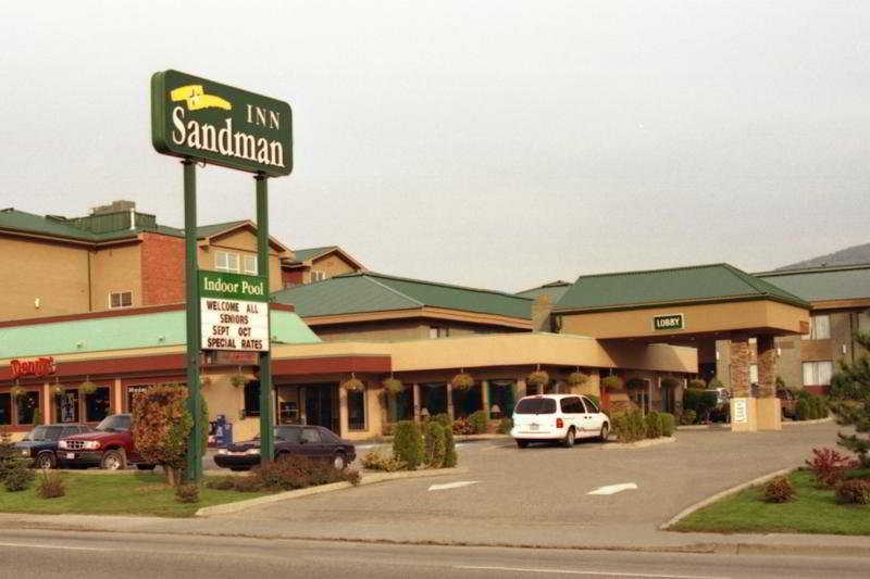 Sandman Hotel Vernon Extérieur photo